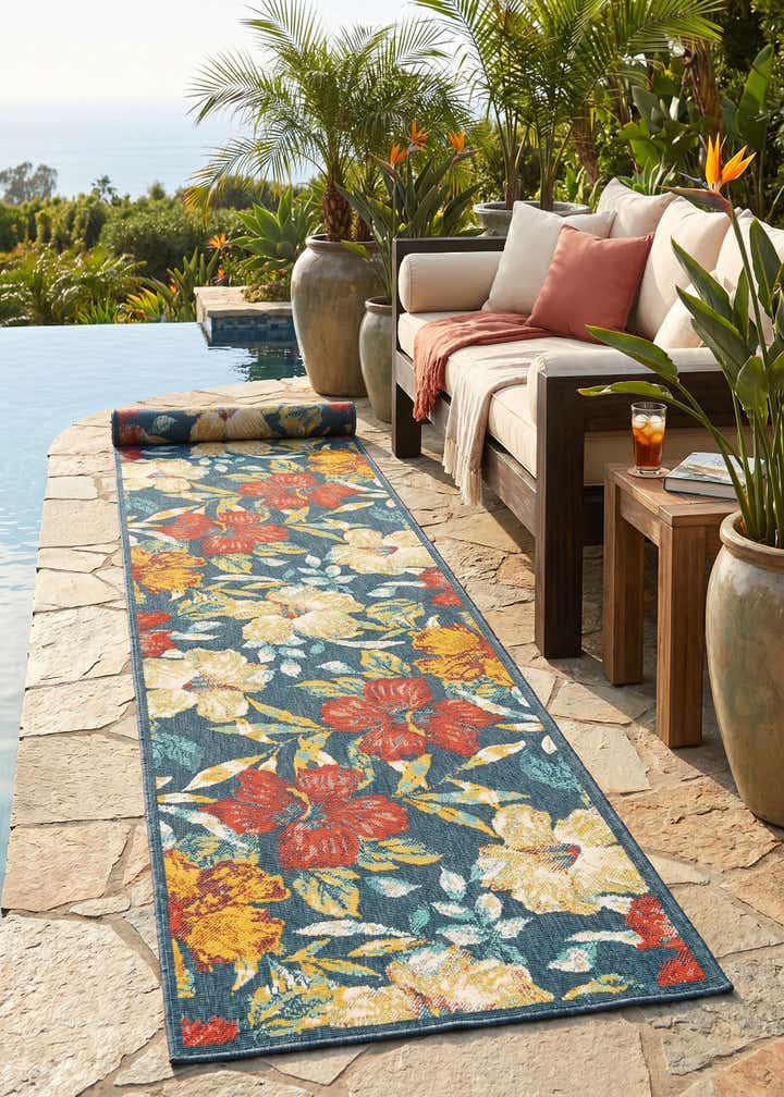 2' 7 x 10' Easy-Clean Coastal Indoor / Outdoor Runner Rug