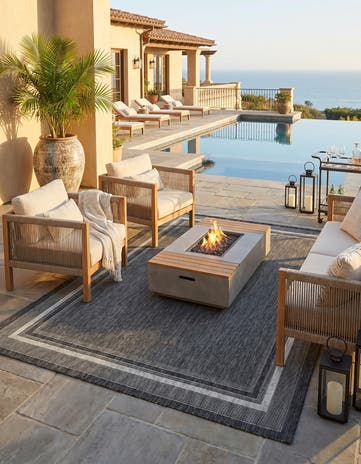7' 10 x 10' Easy-Clean Border Indoor / Outdoor Rug