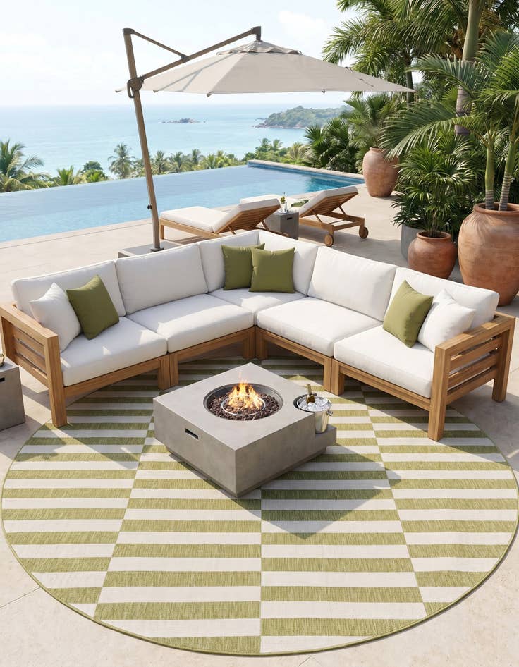 Detail image of 10' x 10' Easy-Clean Striped Indoor / Outdoor Round Rug