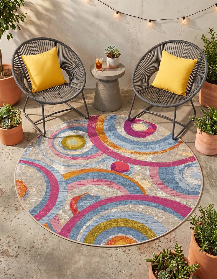Detail image of 4' x 4' Easy-Clean Modern Indoor / Outdoor Round Rug