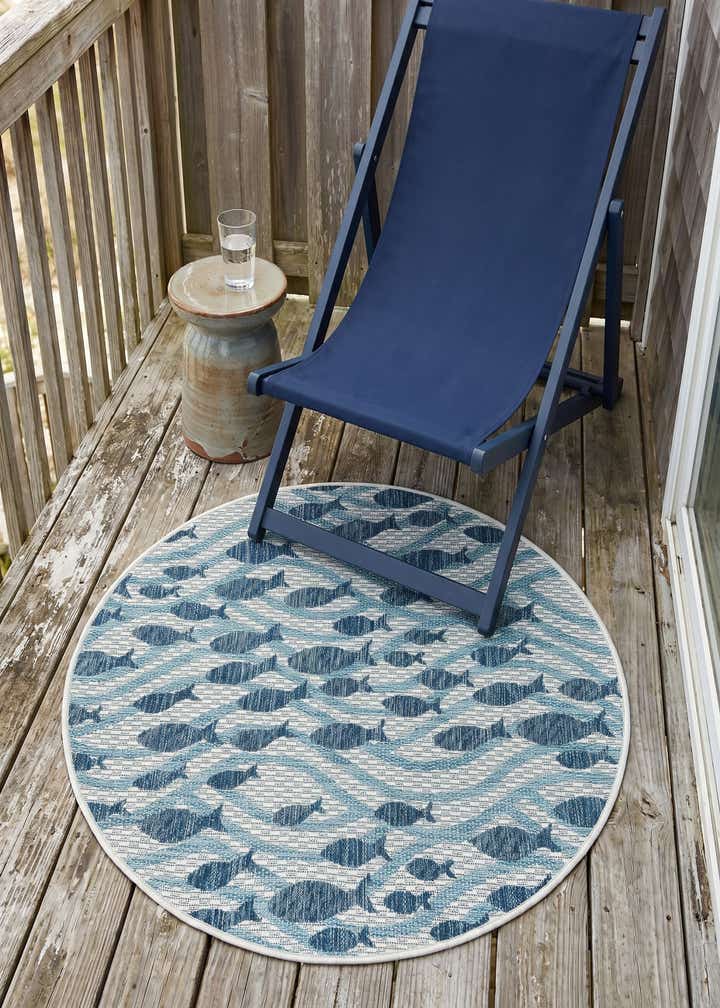 3' 1 x 3' 1 Easy-Clean Coastal Indoor / Outdoor Round Rug