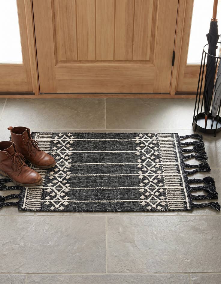 Detail image of 2' x 3' 1 Easy-Clean Eco Bohemian Indoor / Outdoor Rug