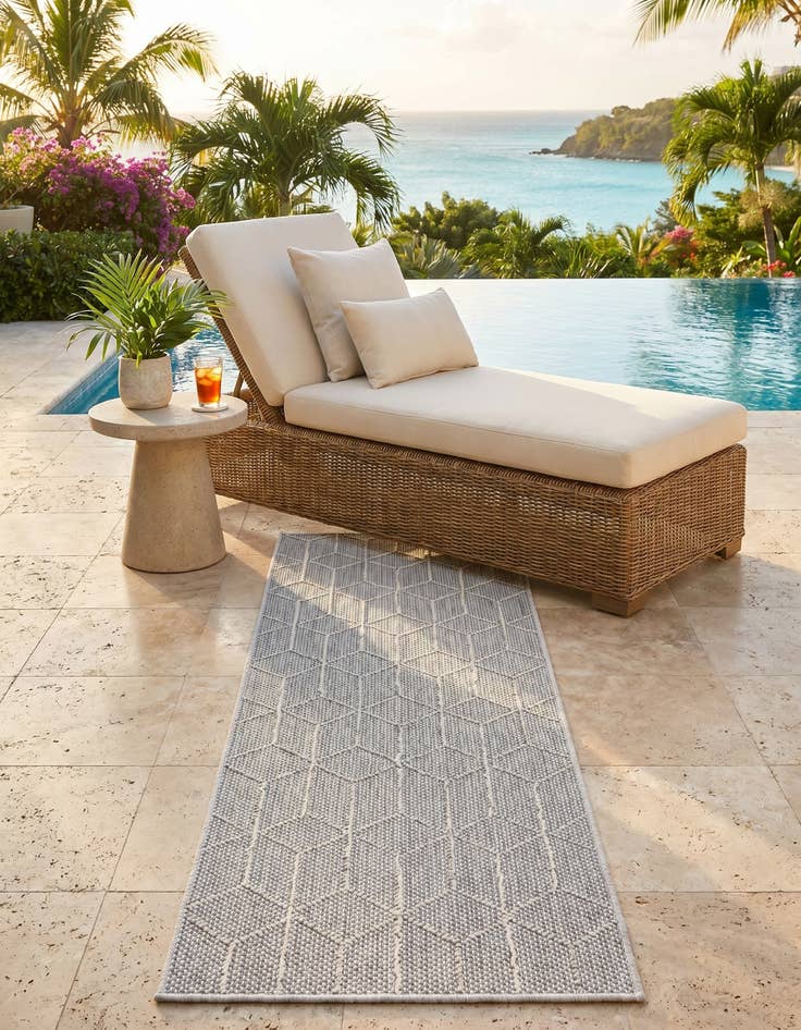 Detail image of 2' x 6' 1 Easy-Clean Trellis Indoor / Outdoor Runner Rug