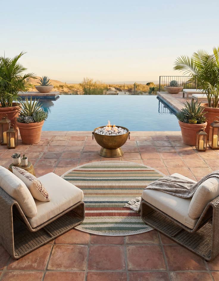 Detail image of 3' 3 x 3' 3 Easy-Clean Baja Indoor / Outdoor Round Rug