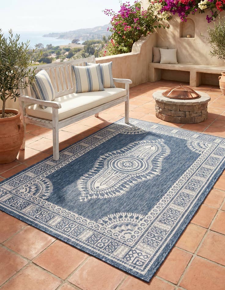Detail image of 4' x 6' Easy-Clean Traditional Indoor / Outdoor Rug