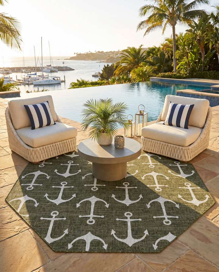 7' 10 x 7' 10 Easy-Clean Coastal Indoor / Outdoor Octagon Rug