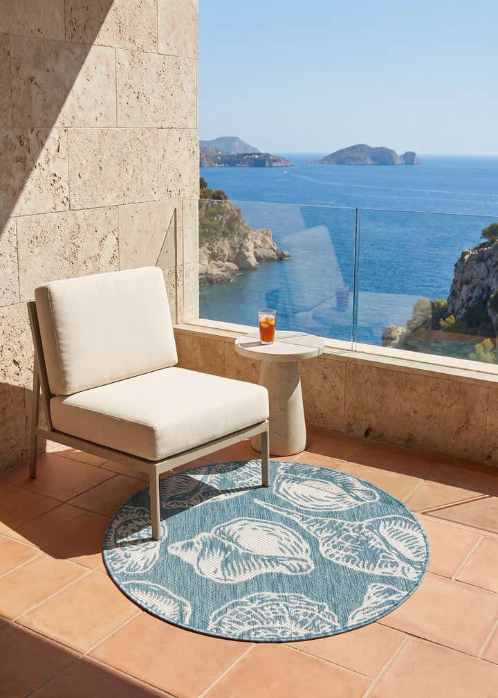 3' x 3' Easy-Clean Coastal Indoor / Outdoor Round Rug