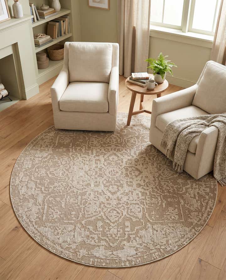 7' 10 x 7' 10 Easy-Clean Traditional Indoor / Outdoor Round Rug