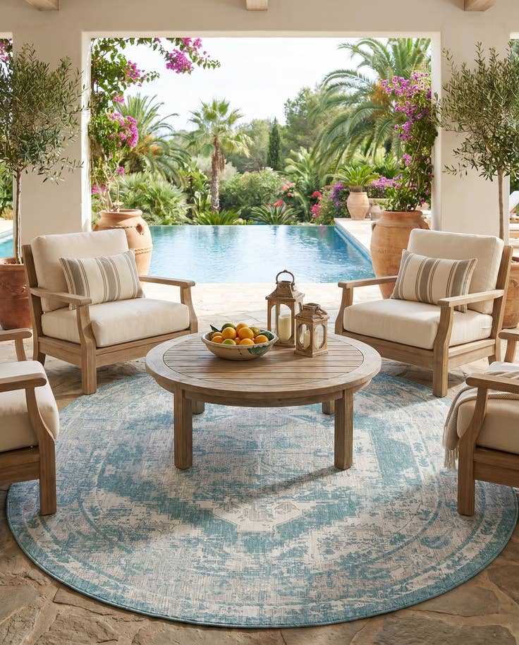 Detail image of 7' 10 x 10' Easy-Clean Traditional Indoor / Outdoor Oval Rug