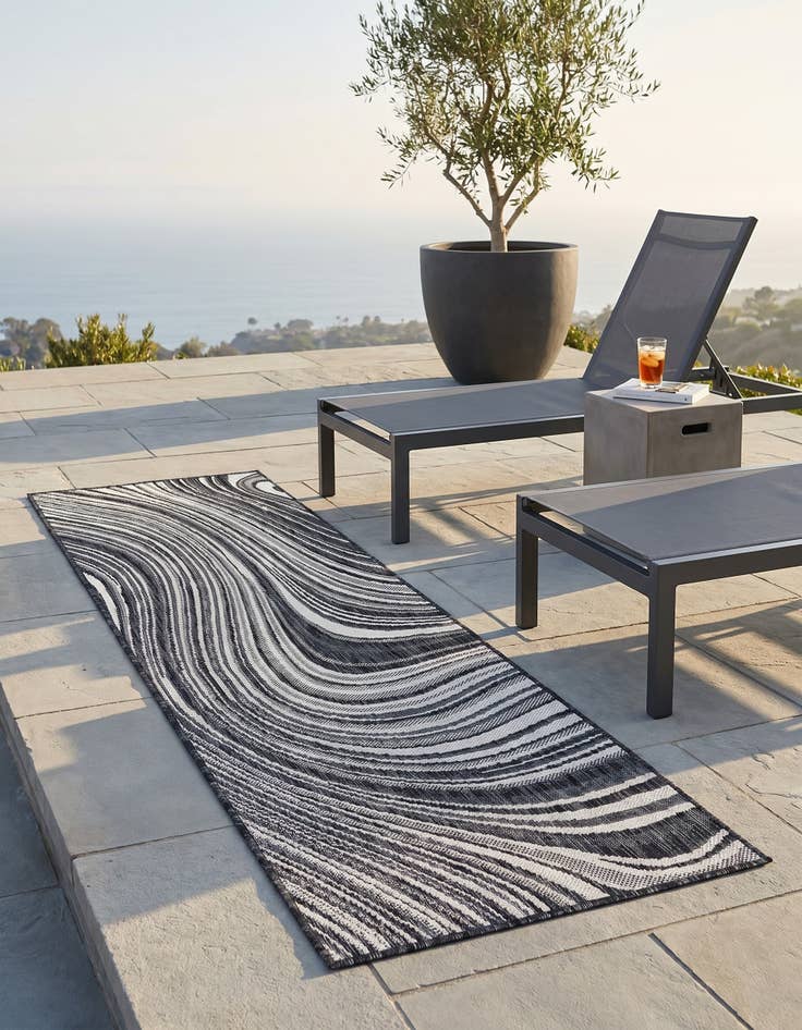 Detail image of 2' x 6' Easy-Clean Modern Indoor / Outdoor Runner Rug