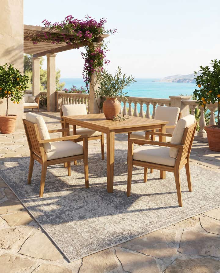 7' 10 x 7' 10 Easy-Clean Traditional Indoor / Outdoor Square Rug