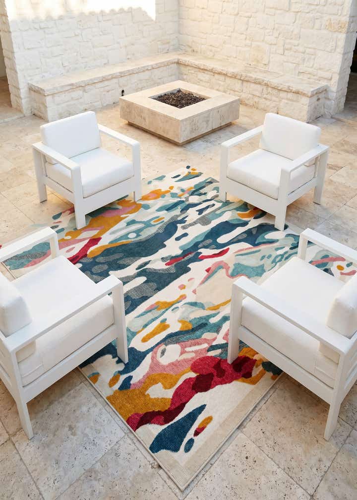 7' 10 x 7' 10 Easy-Clean Casablanca Indoor / Outdoor Square Rug
