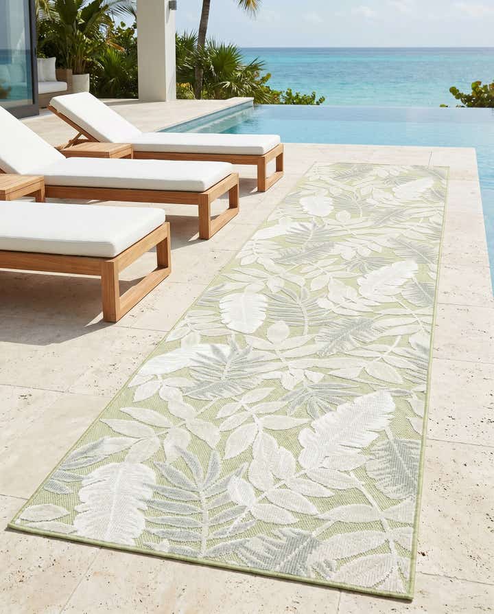 2' 7 x 12' Easy-Clean Botanical Indoor / Outdoor Runner Rug