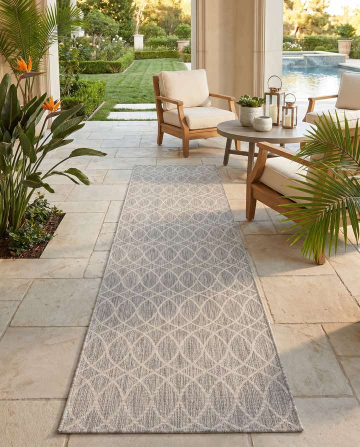 2' 7 x 10' Easy-Clean Lattice Indoor / Outdoor Runner Rug