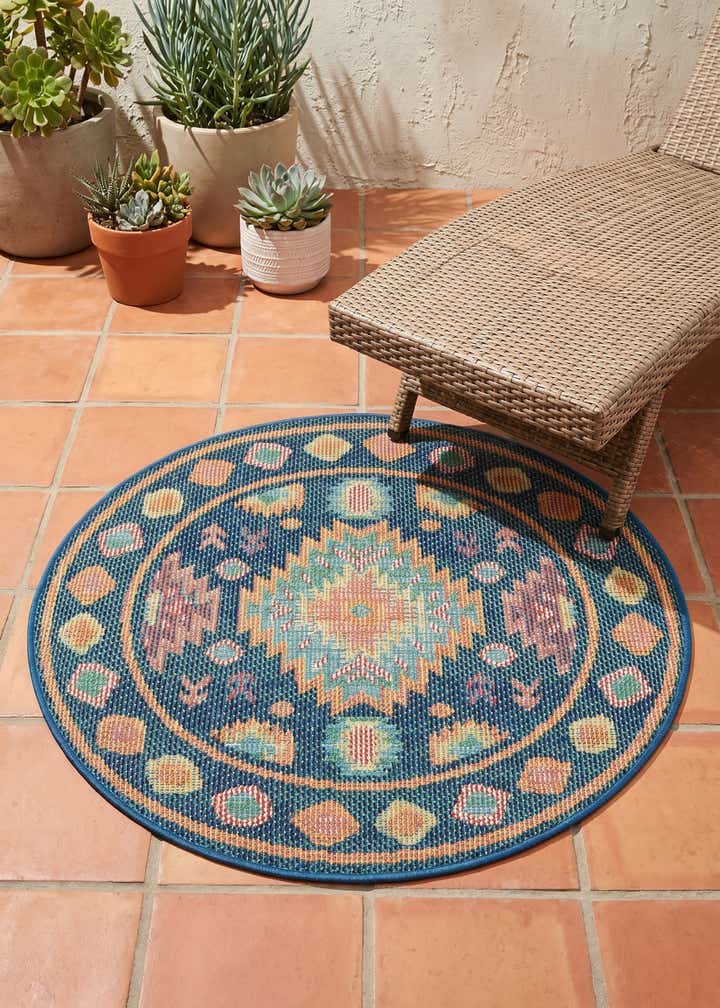 3' 3 x 3' 3 Easy-Clean Baja Indoor / Outdoor Round Rug