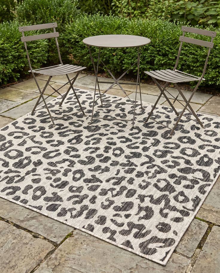 Detail image of 5' 3 x 5' 3 Easy-Clean Safari Indoor / Outdoor Square Rug