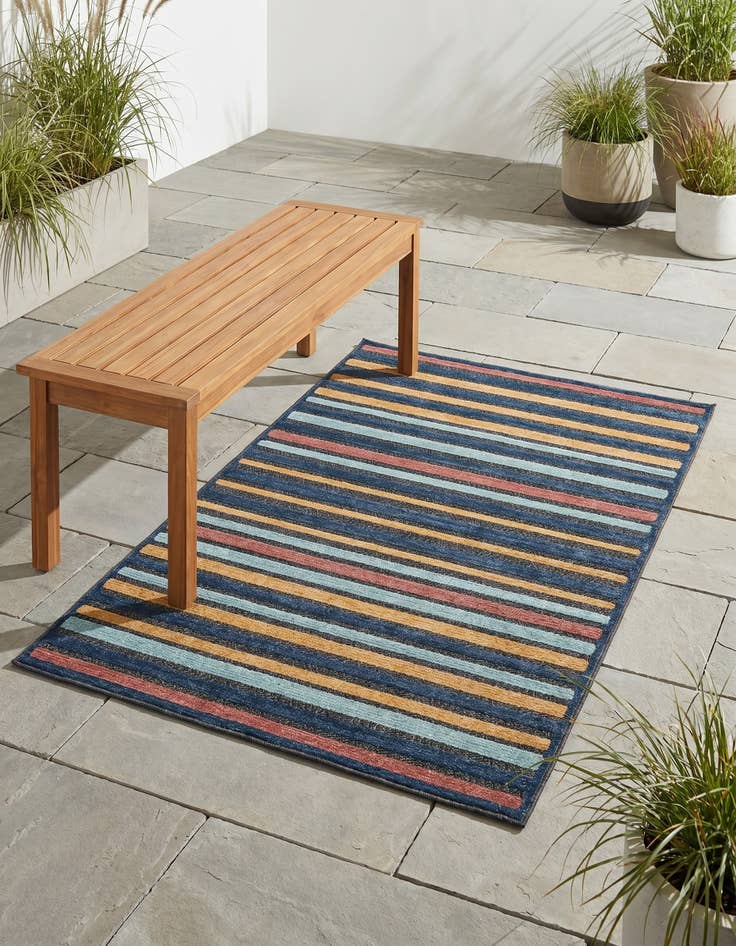Detail image of 4' x 6' Easy-Clean Belize Indoor / Outdoor Rug