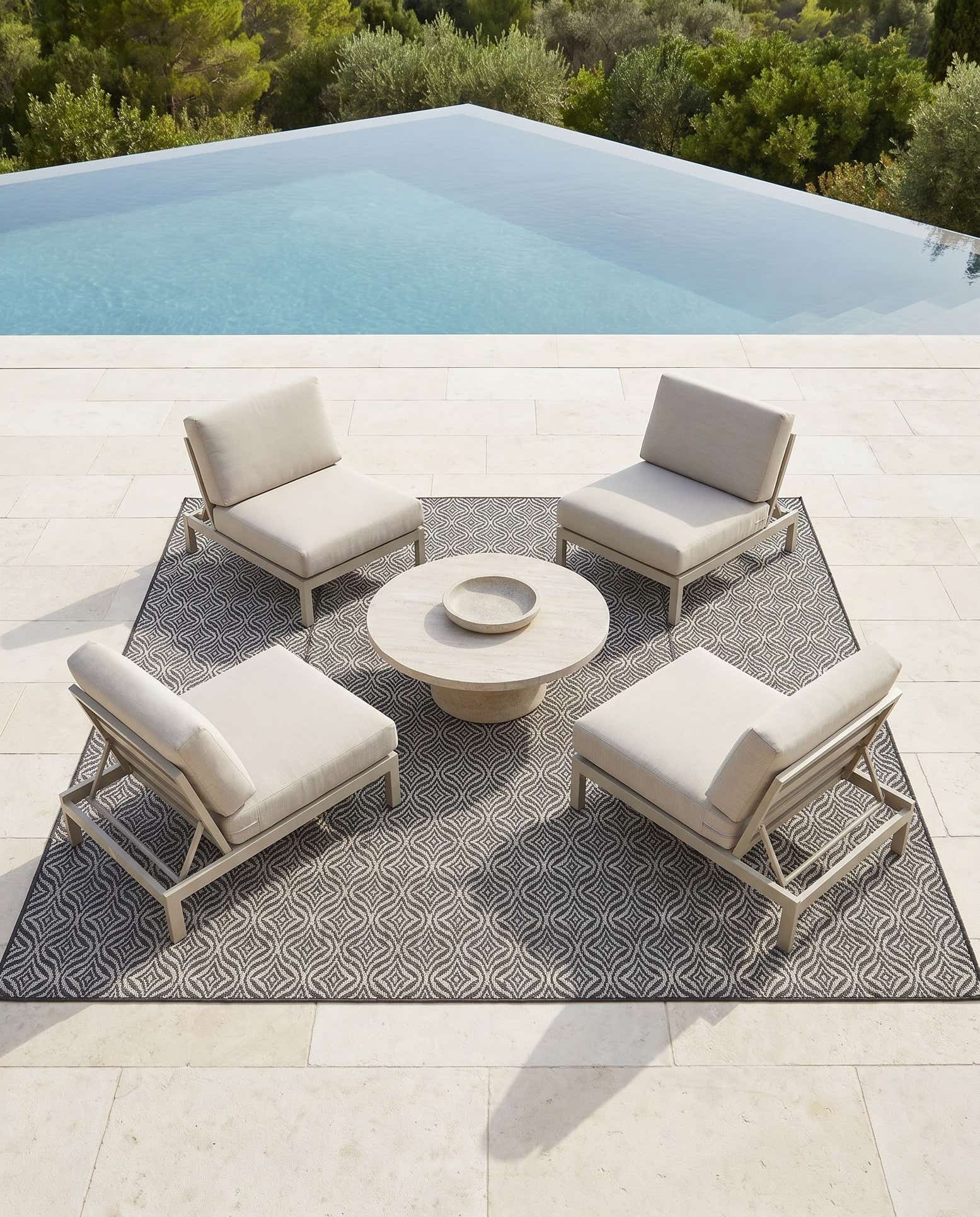 7' 10 x 7' 10 Easy-Clean Trellis Indoor / Outdoor Square Rug
