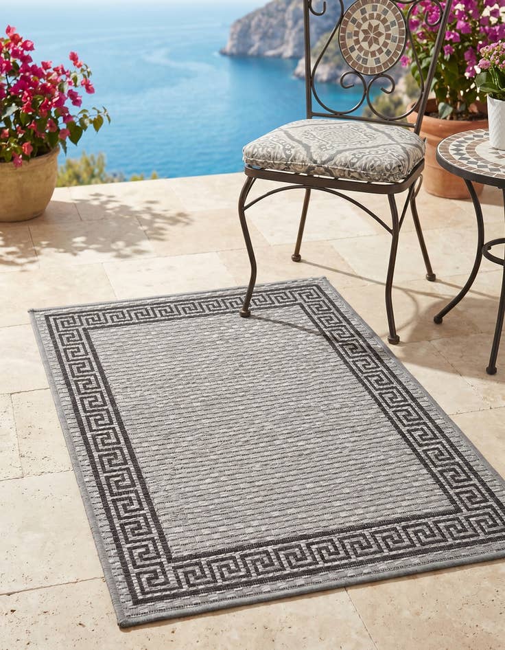 Detail image of 2' 2 x 3' Easy-Clean Border Indoor / Outdoor Rug