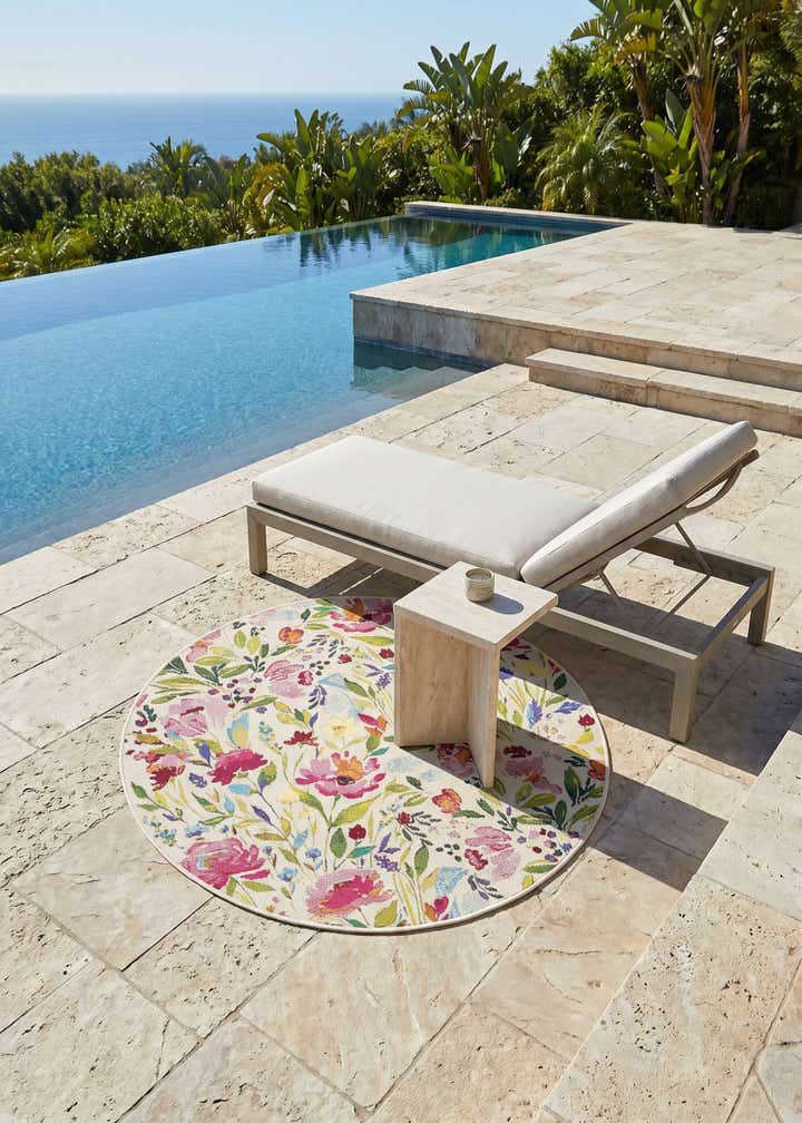 4' x 4' Easy-Clean Botanical Indoor / Outdoor Round Rug
