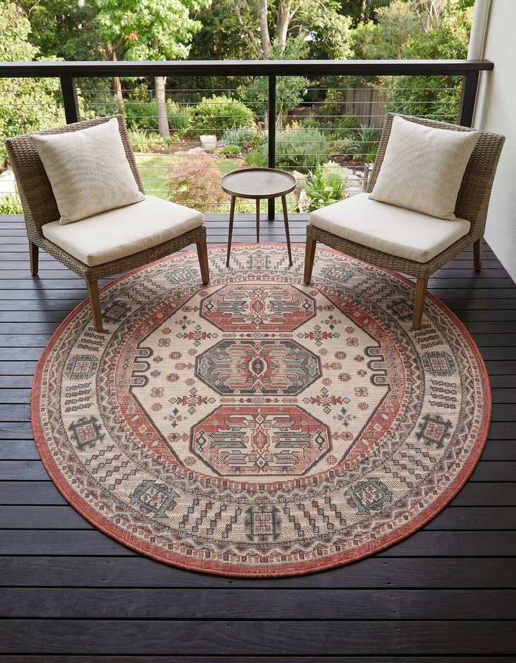 Detail image of 5' x 5' Easy-Clean Traditional Indoor / Outdoor Round Rug