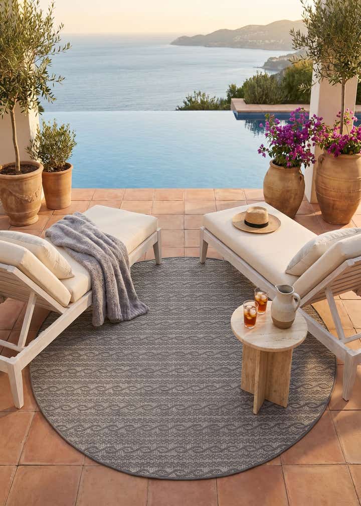 6' x 6' Easy-Clean Modern Indoor / Outdoor Round Rug