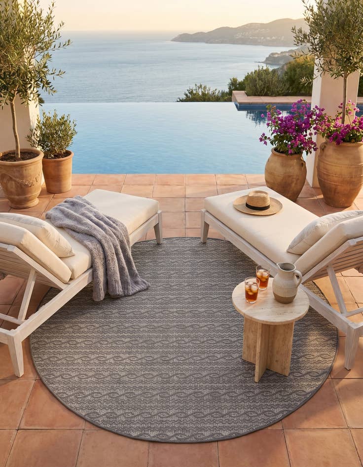 Detail image of 6' x 6' Easy-Clean Modern Indoor / Outdoor Round Rug