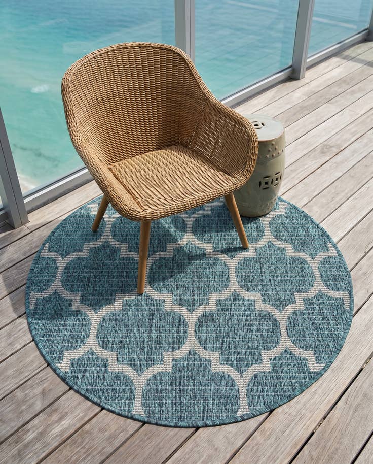 Detail image of 3' x 3' Easy-Clean Lattice Indoor / Outdoor Round Rug