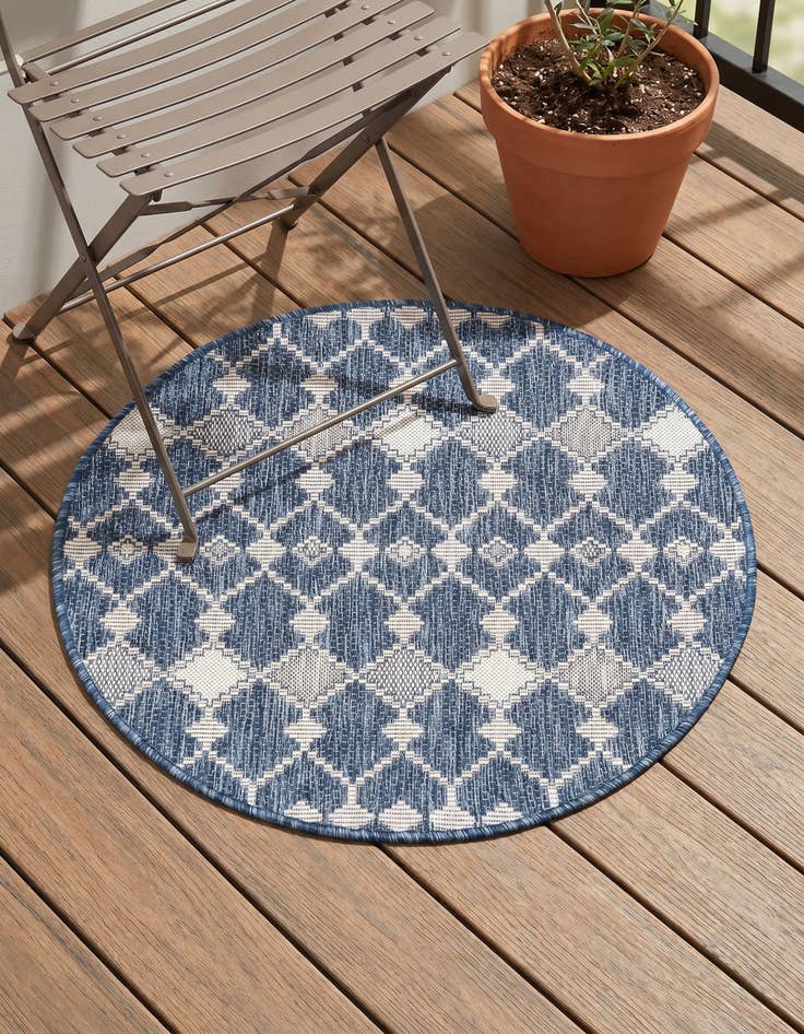 Detail image of 3' x 3' Easy-Clean Trellis Indoor / Outdoor Round Rug