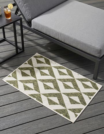 2' x 3' Easy-Clean Jill Zarin Napa Indoor / Outdoor Rug