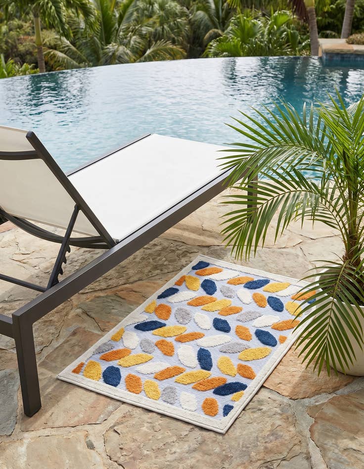 Detail image of 2' x 3' Easy-Clean Aruba Indoor / Outdoor Rug