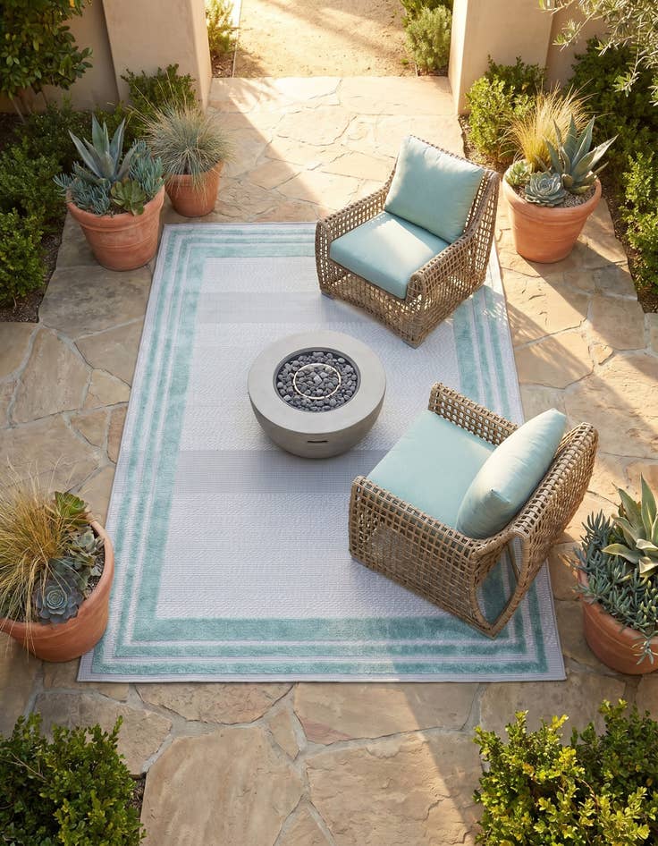 Detail image of 4' x 6' Easy-Clean Aruba Indoor / Outdoor Rug