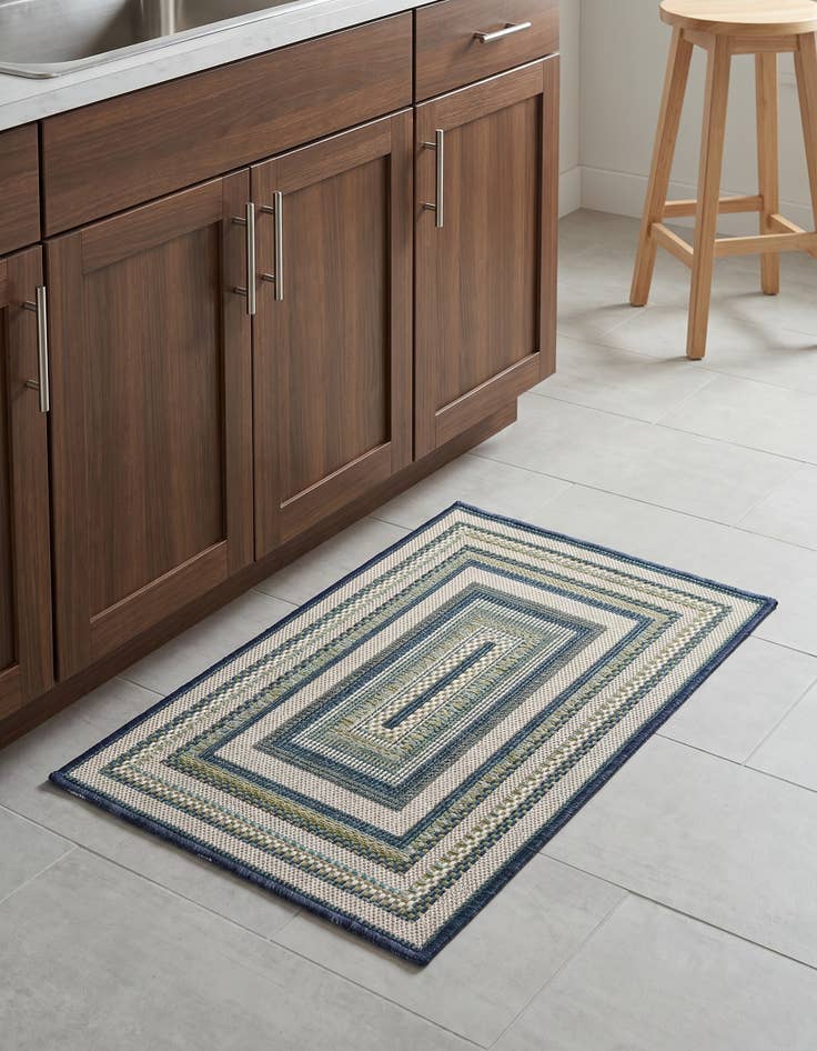 Detail image of 2' x 3' Easy-Clean Baja Indoor / Outdoor Rug
