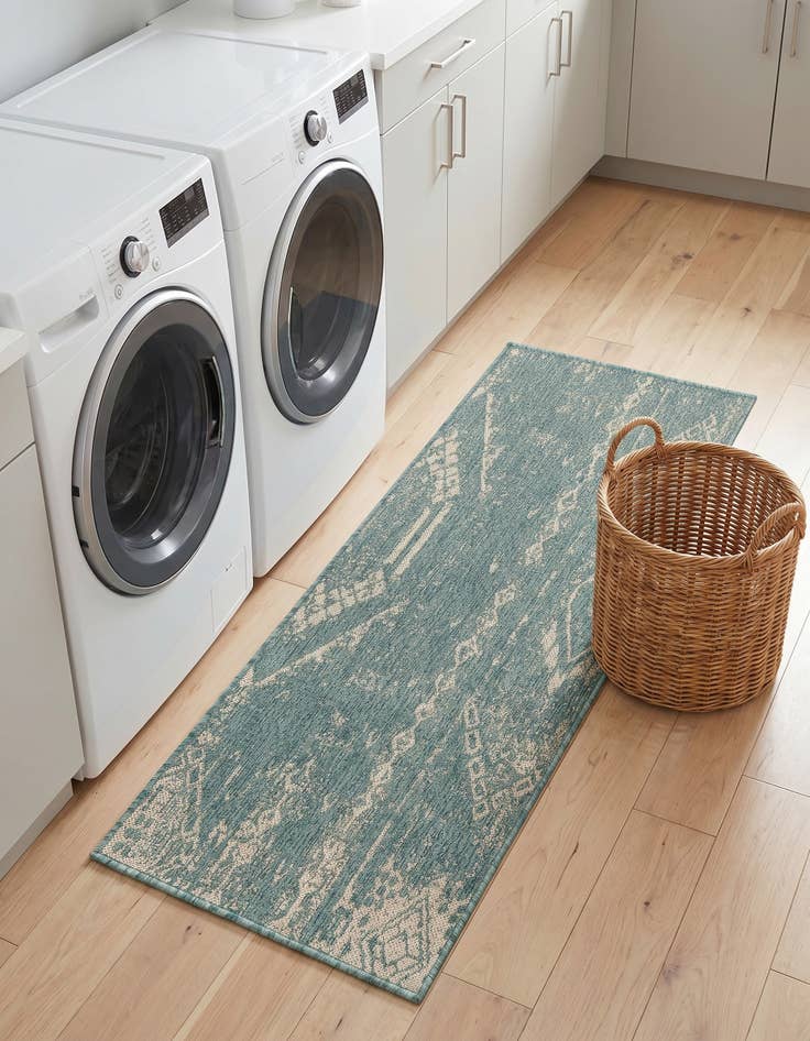 Detail image of 2' x 4' Easy-Clean Bohemian Indoor / Outdoor Runner Rug