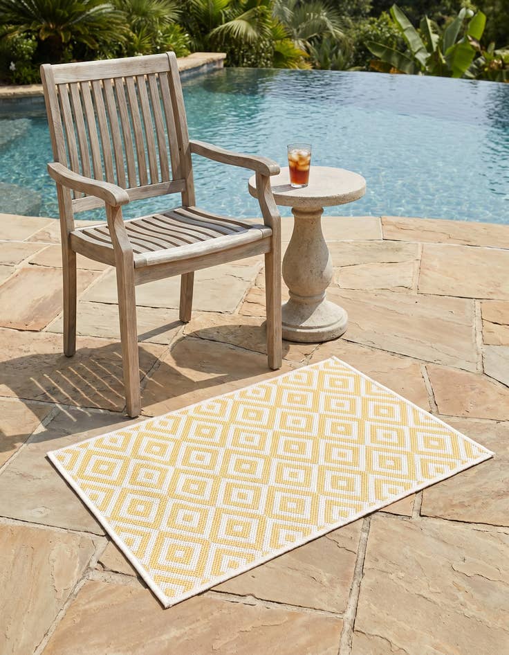 Detail image of 2' x 3' Easy-Clean Jill Zarin Costa Rica Indoor / Outdoor Rug