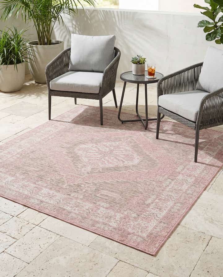 5' 3 x 5' 3 Easy-Clean Traditional Indoor / Outdoor Square Rug