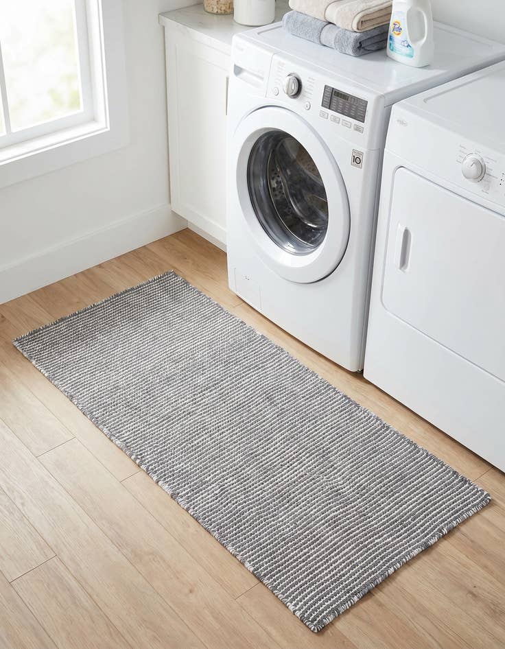 Detail image of 2' x 4' 1 Easy-Clean Jill Zarin Palm Springs Indoor / Outdoor Runner Rug