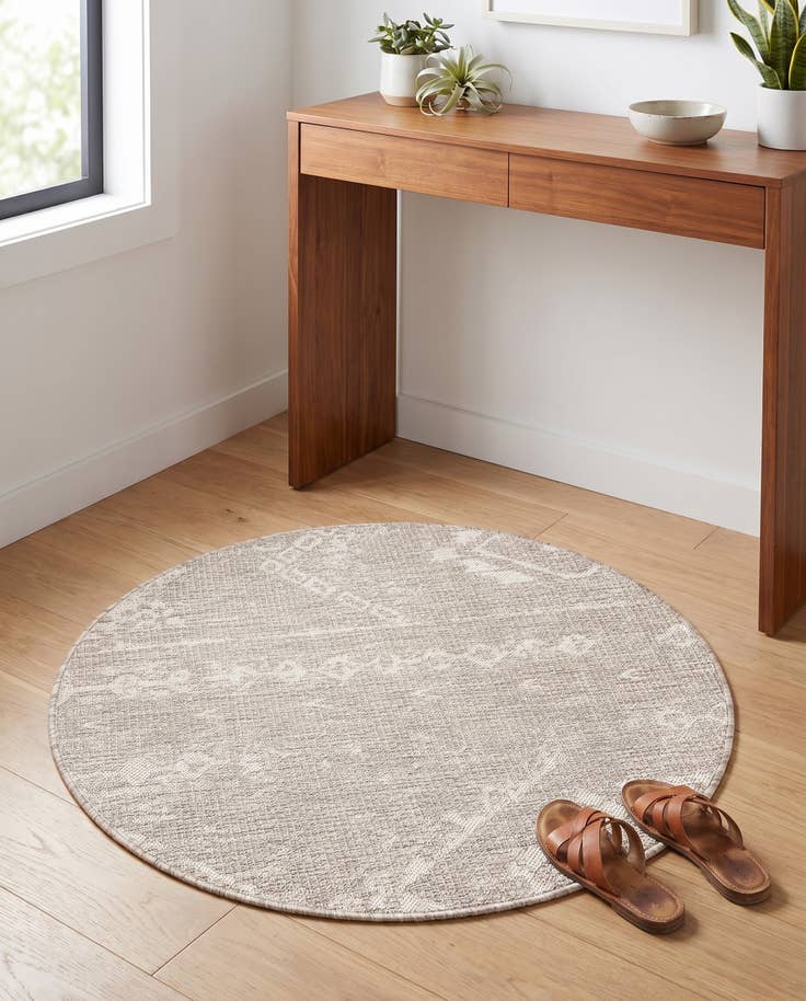 Detail image of 3' x 3' Easy-Clean Bohemian Indoor / Outdoor Round Rug