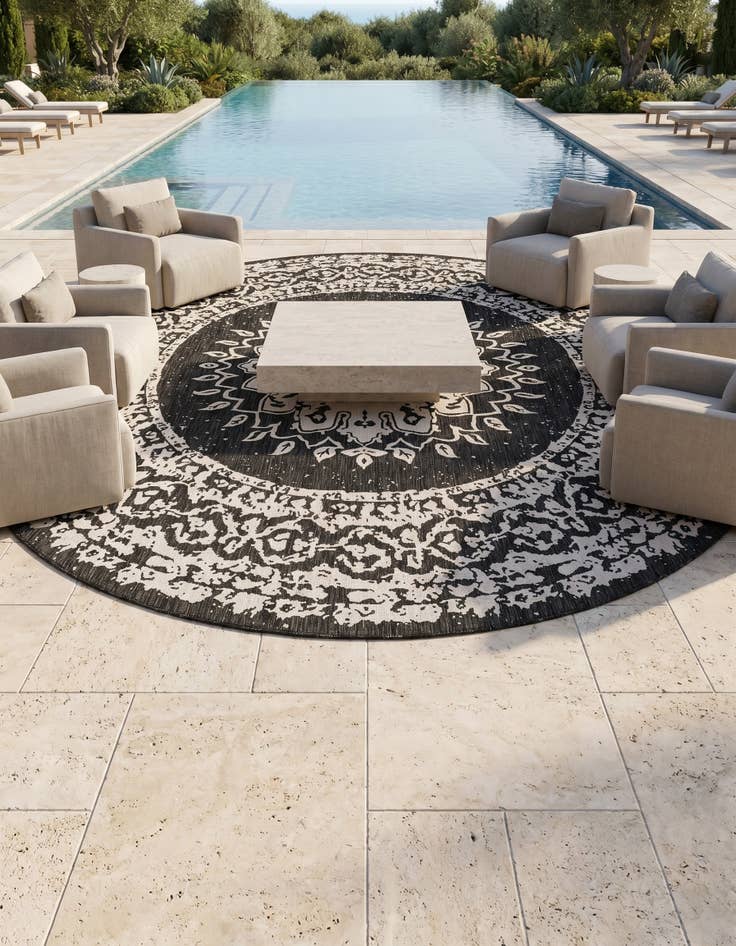 Detail image of 13' x 13' Easy-Clean Traditional Indoor / Outdoor Round Rug
