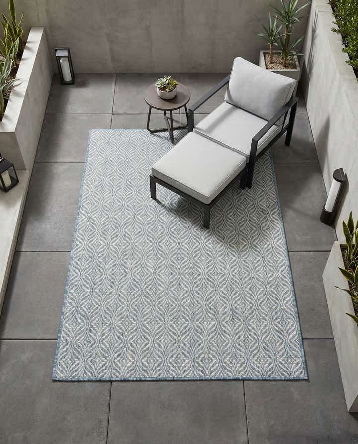 4' x 6' Easy-Clean Lattice Indoor / Outdoor Rug