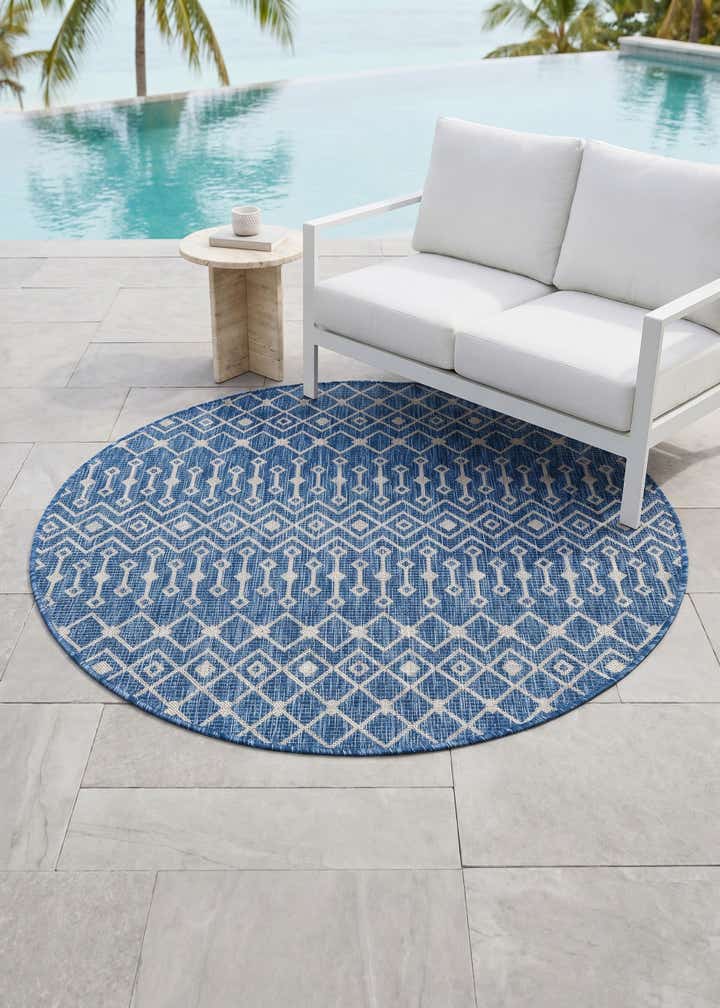 5' 3 x 5' 3 Easy-Clean Trellis Indoor / Outdoor Round Rug