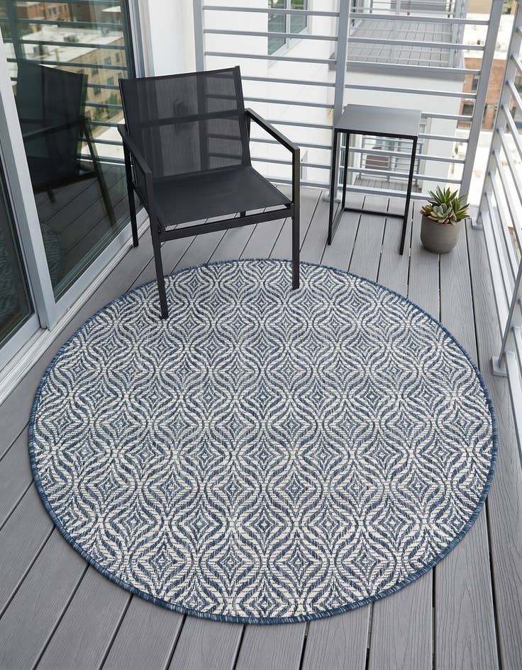 Detail image of 4' x 4' Easy-Clean Trellis Indoor / Outdoor Round Rug