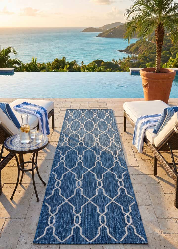 2' x 6' Easy-Clean Trellis Indoor / Outdoor Runner Rug