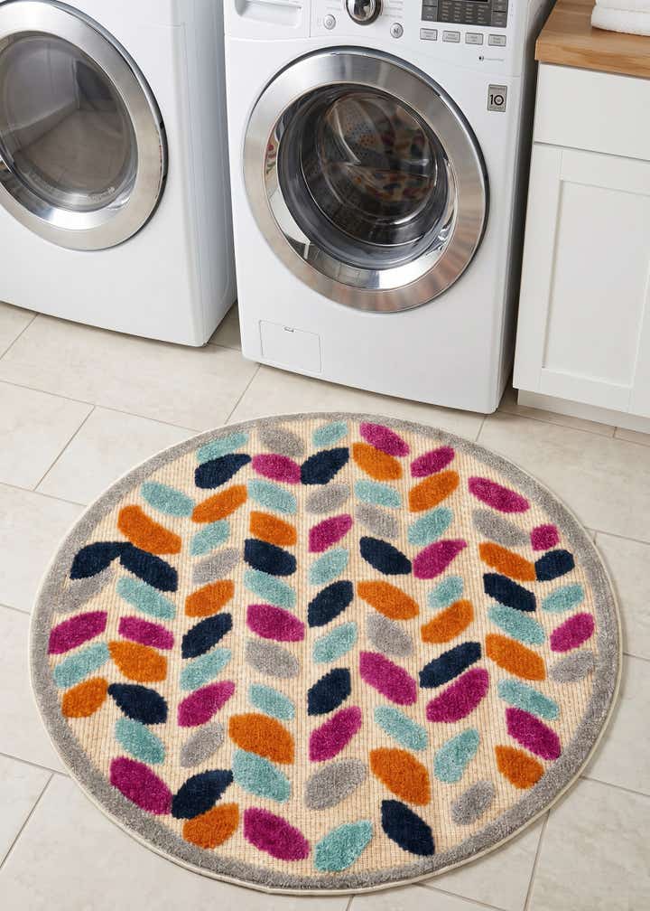 3' 3 x 3' 3 Easy-Clean Aruba Indoor / Outdoor Round Rug