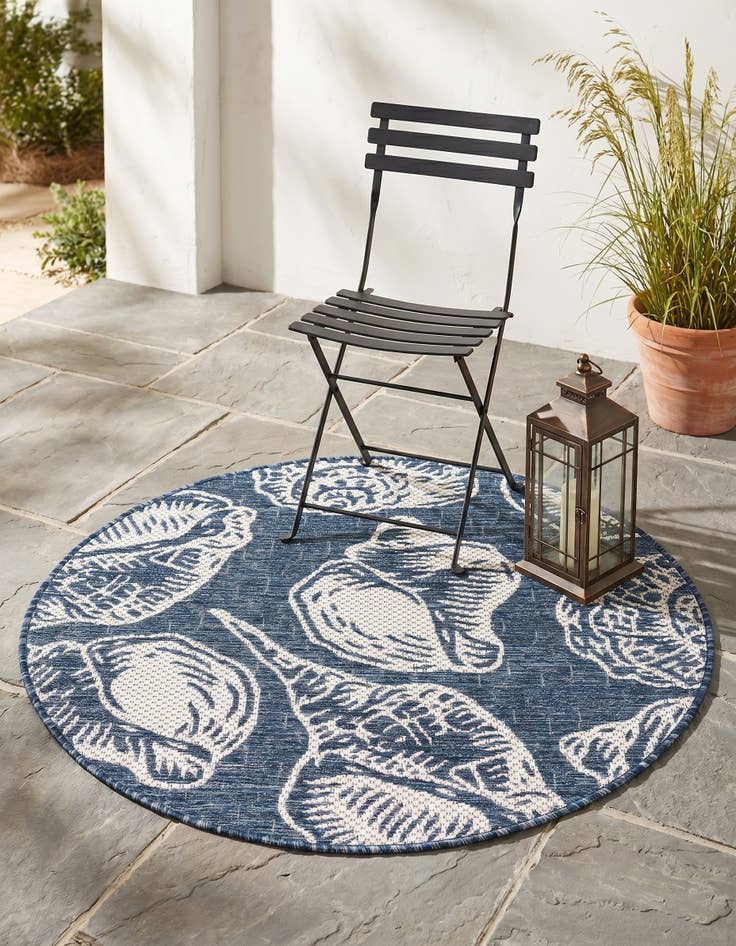 Detail image of 3' x 3' Easy-Clean Coastal Indoor / Outdoor Round Rug