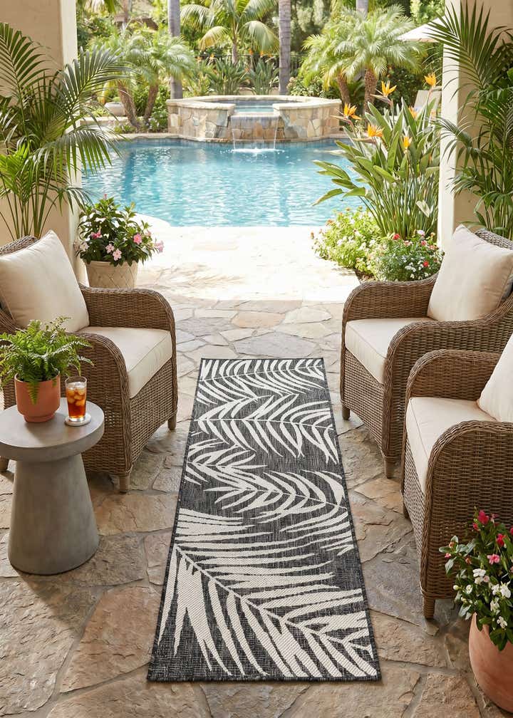 2' x 6' Easy-Clean Botanical Indoor / Outdoor Runner Rug