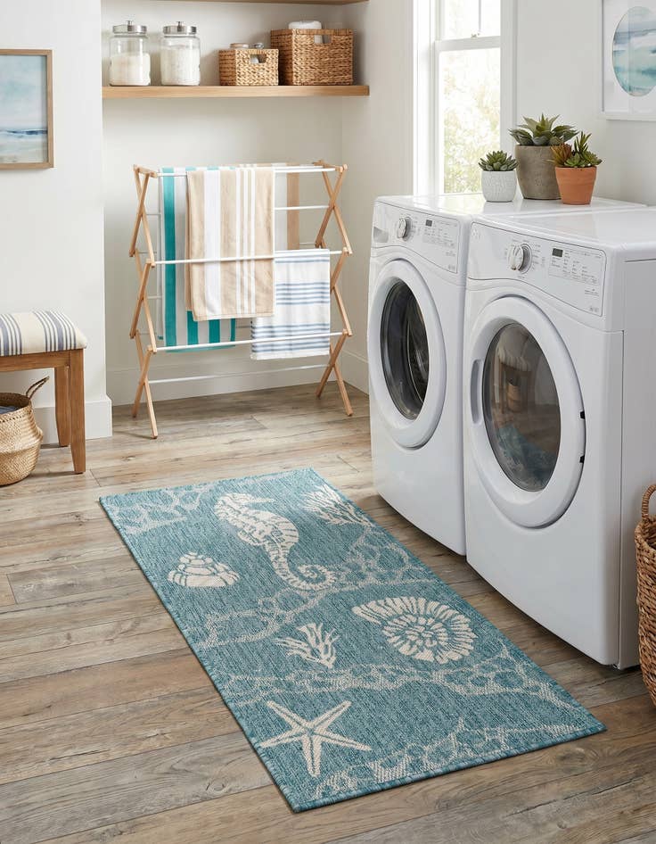 Detail image of 2' x 4' Easy-Clean Coastal Indoor / Outdoor Runner Rug