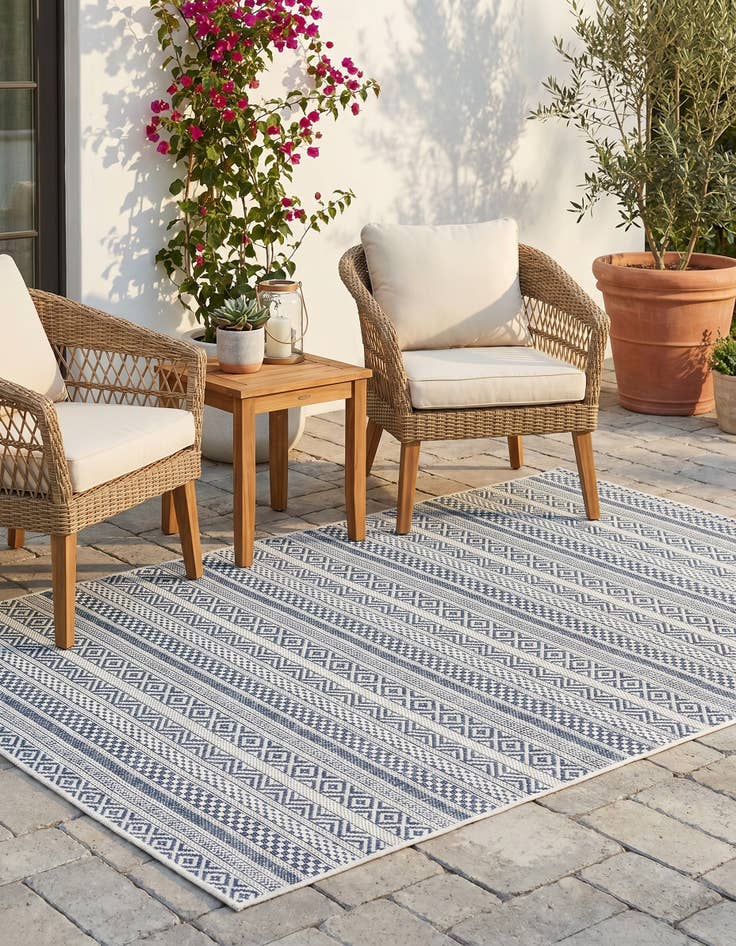 Detail image of 3' x 5' 3 Easy-Clean Striped Indoor / Outdoor Rug