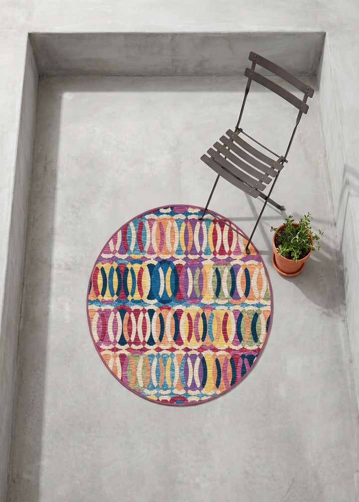3' 3 x 3' 3 Easy-Clean Modern Indoor / Outdoor Round Rug