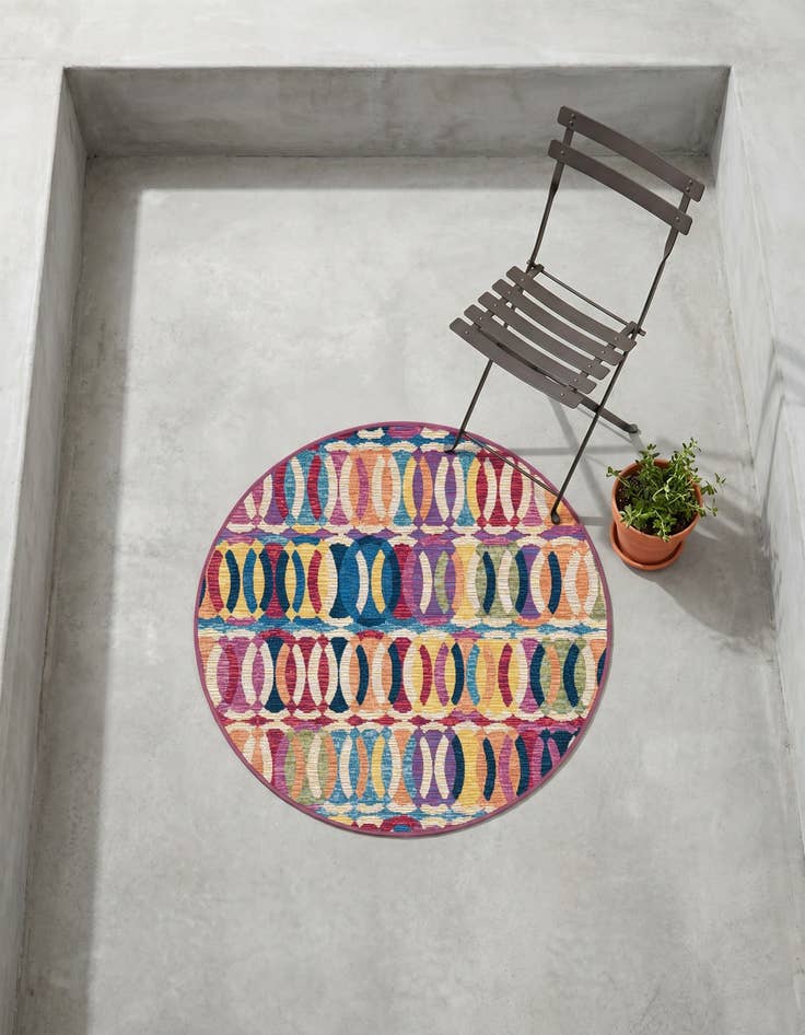 Detail image of 3' 3 x 3' 3 Easy-Clean Modern Indoor / Outdoor Round Rug